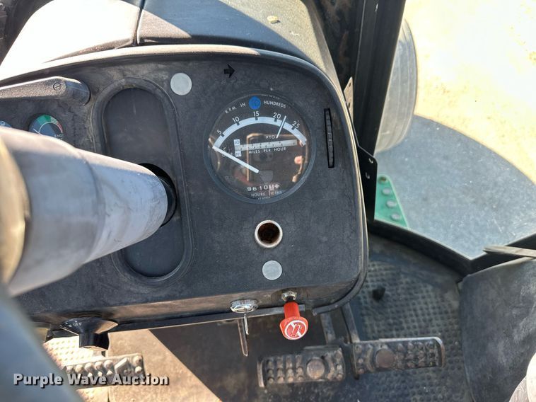 image for item ER8894 1982 John Deere 4640 tractor