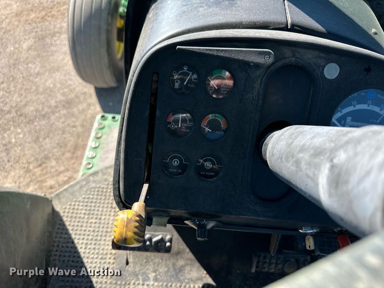 image for item ER8894 1982 John Deere 4640 tractor