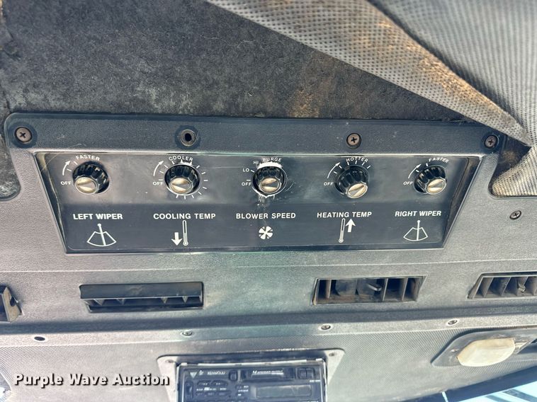 image for item ER8894 1982 John Deere 4640 tractor