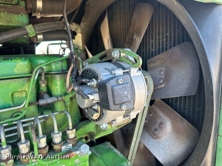 image for item ER8894 1982 John Deere 4640 tractor