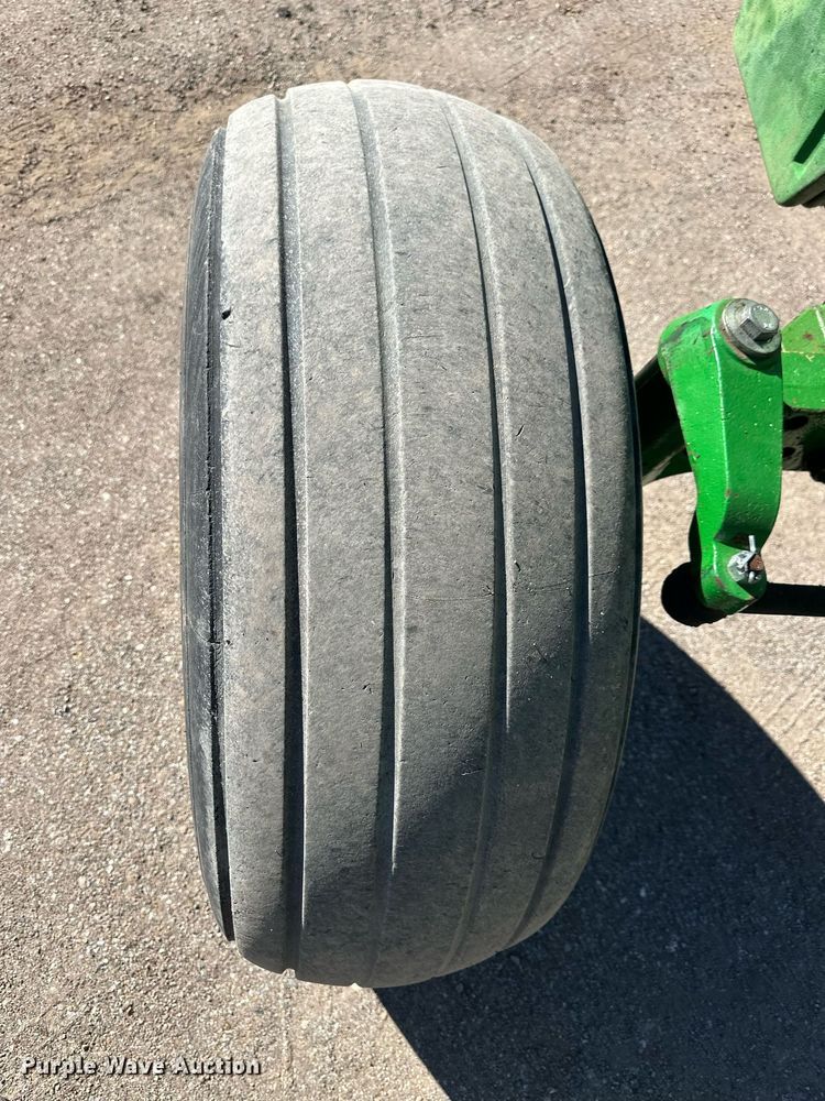 image for item ER8894 1982 John Deere 4640 tractor