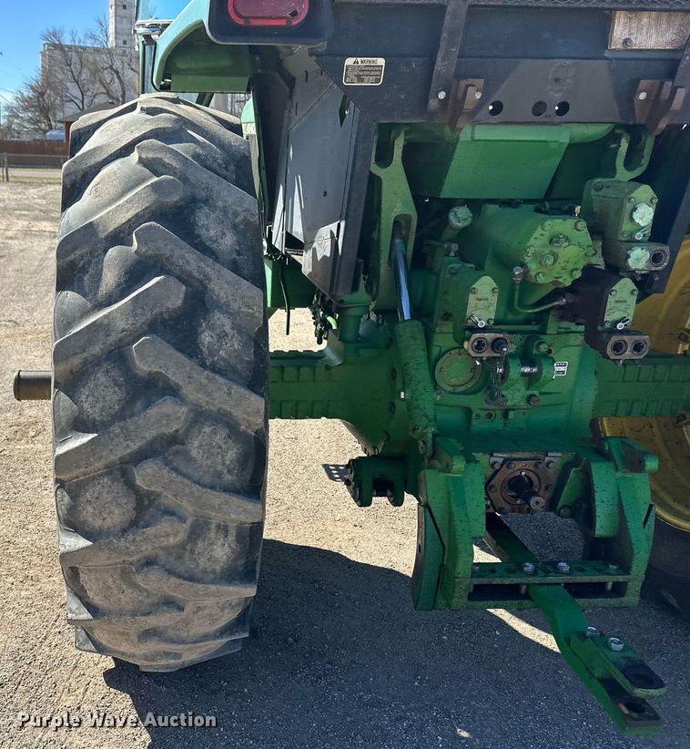 image for item ER8894 1982 John Deere 4640 tractor