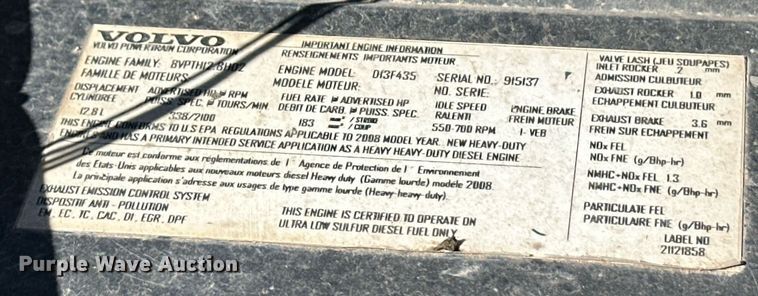 image for item ER8896 2009 Volvo D13 semi truck