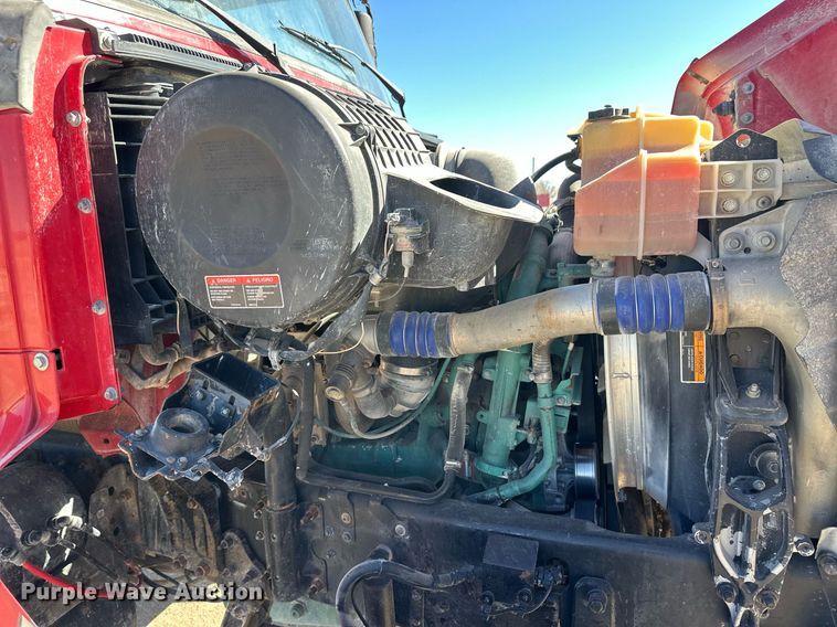 image for item ER8896 2009 Volvo D13 semi truck