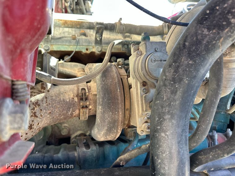 image for item ER8896 2009 Volvo D13 semi truck