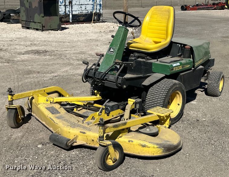 image for item ER8898 1994 John Deere F935 lawn mower