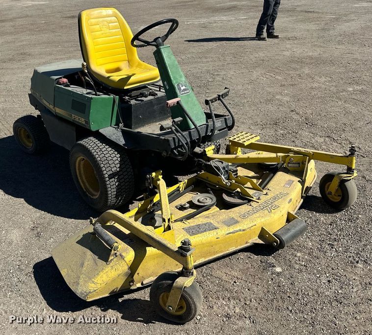 image for item ER8898 1994 John Deere F935 lawn mower