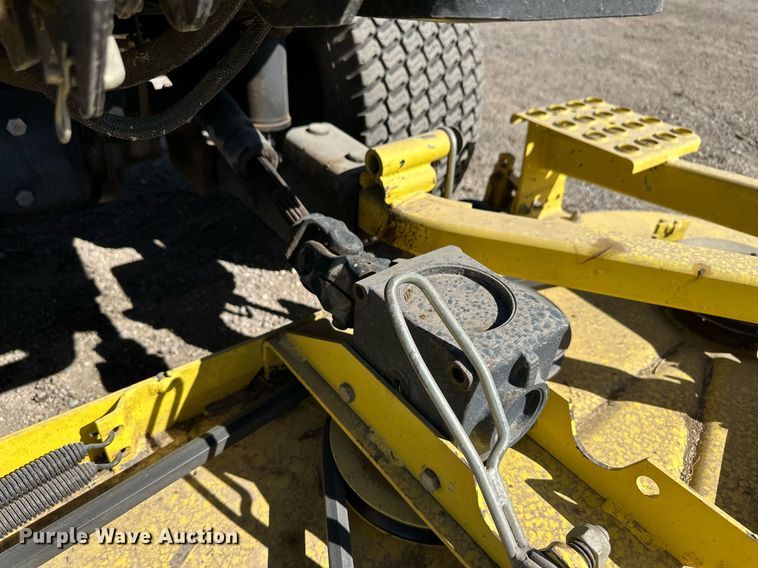 image for item ER8898 1994 John Deere F935 lawn mower