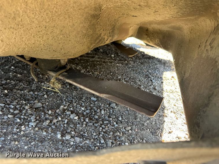 image for item ER8898 1994 John Deere F935 lawn mower