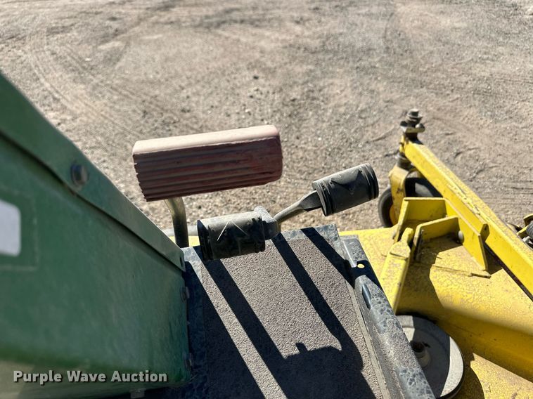 image for item ER8898 1994 John Deere F935 lawn mower