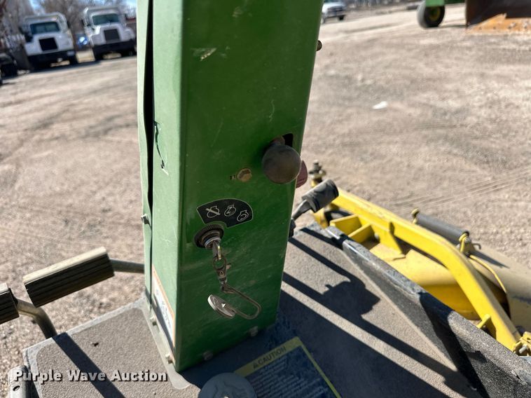 image for item ER8898 1994 John Deere F935 lawn mower