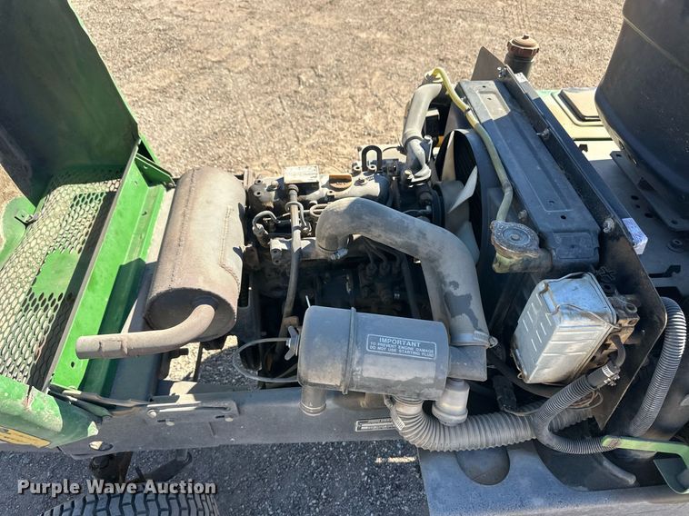 image for item ER8898 1994 John Deere F935 lawn mower