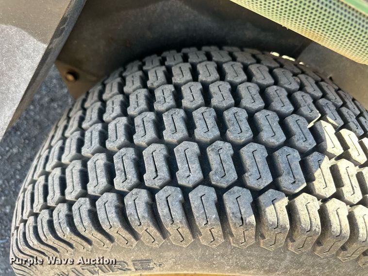 image for item ER8898 1994 John Deere F935 lawn mower