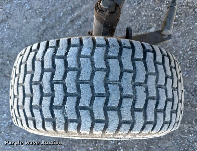 image for item ER8898 1994 John Deere F935 lawn mower