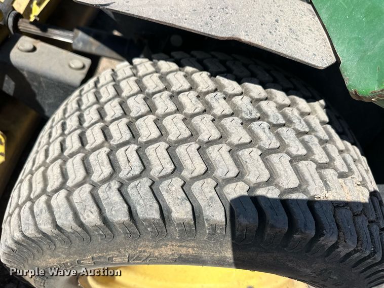 image for item ER8898 1994 John Deere F935 lawn mower