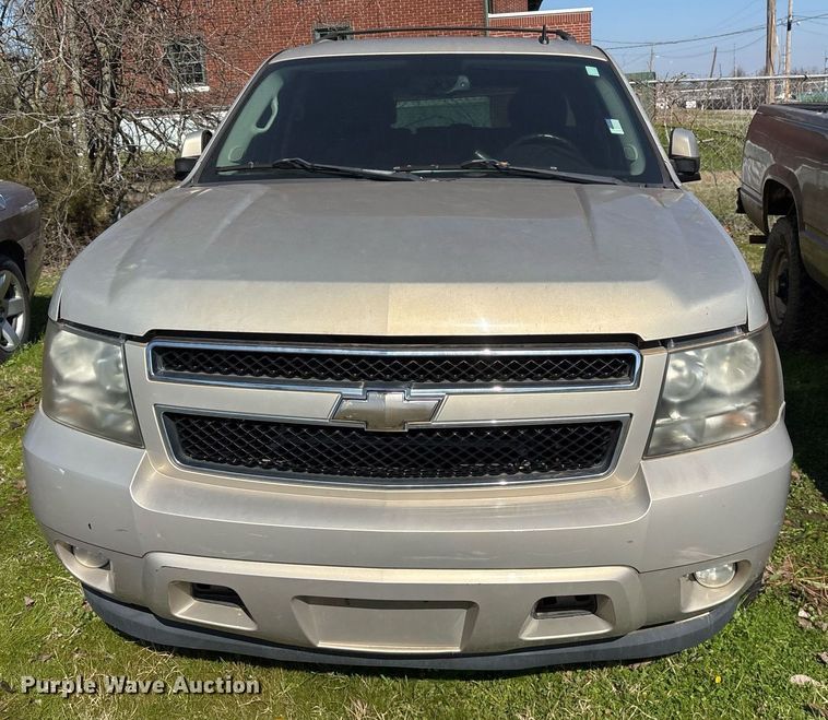 image for item EY9915 2008 Chevrolet Suburban SUV