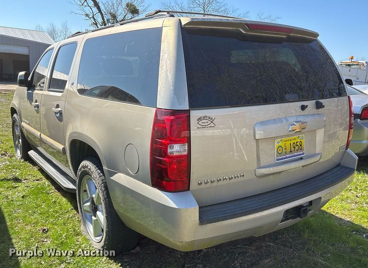 image for item EY9915 2008 Chevrolet Suburban SUV