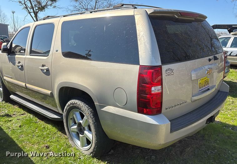image for item EY9915 2008 Chevrolet Suburban SUV