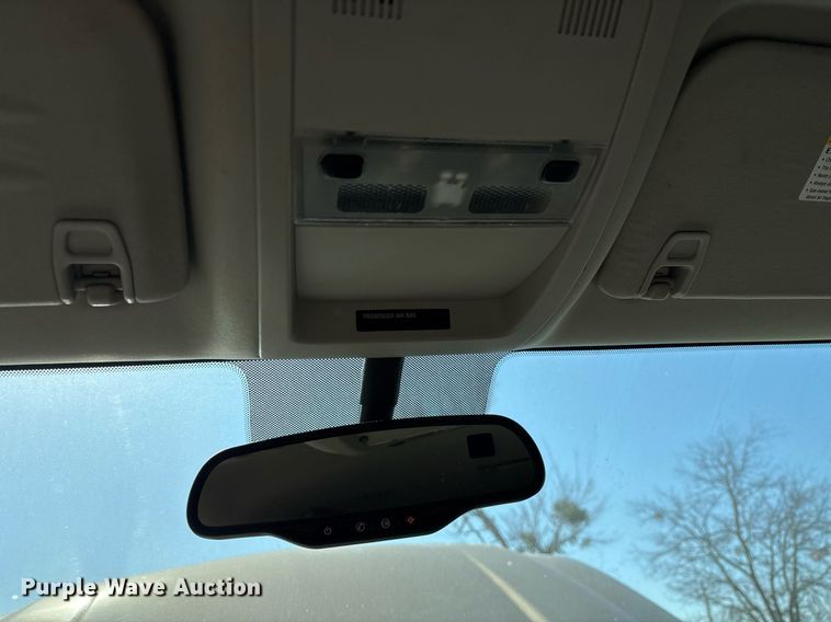 image for item EY9915 2008 Chevrolet Suburban SUV