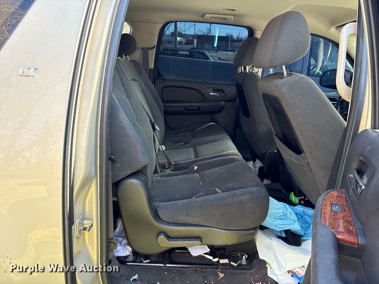 image for item EY9915 2008 Chevrolet Suburban SUV