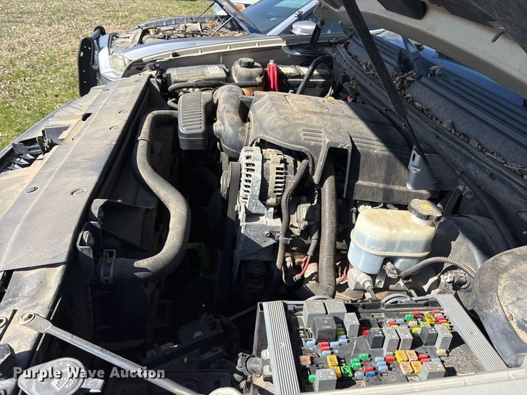 image for item EY9915 2008 Chevrolet Suburban SUV