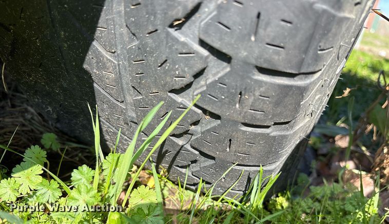 image for item EY9915 2008 Chevrolet Suburban SUV