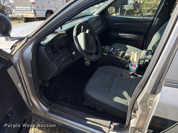 image for item EY9917 2010 Ford Crown Victoria Police Interceptor 