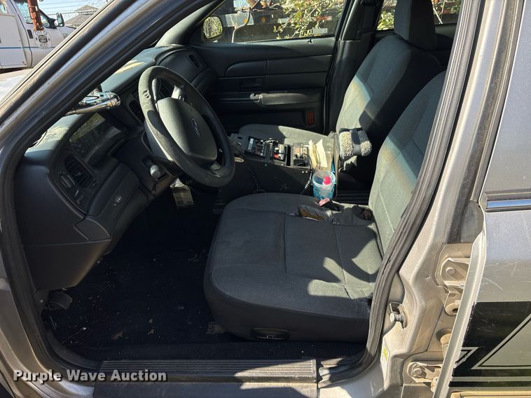 image for item EY9917 2010 Ford Crown Victoria Police Interceptor 