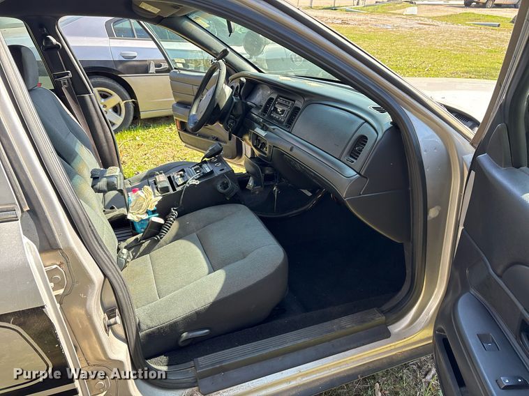 image for item EY9917 2010 Ford Crown Victoria Police Interceptor 