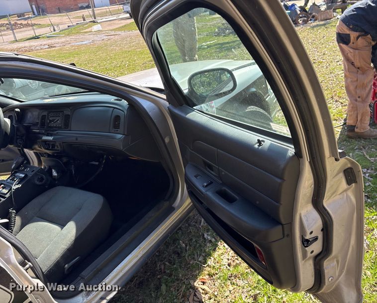 image for item EY9917 2010 Ford Crown Victoria Police Interceptor 