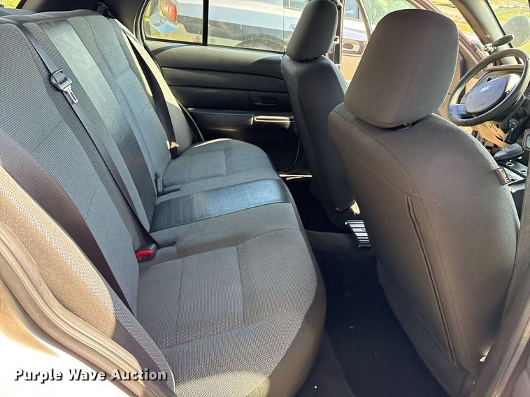 image for item EY9917 2010 Ford Crown Victoria Police Interceptor 