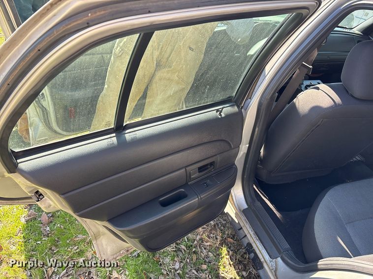 image for item EY9917 2010 Ford Crown Victoria Police Interceptor 