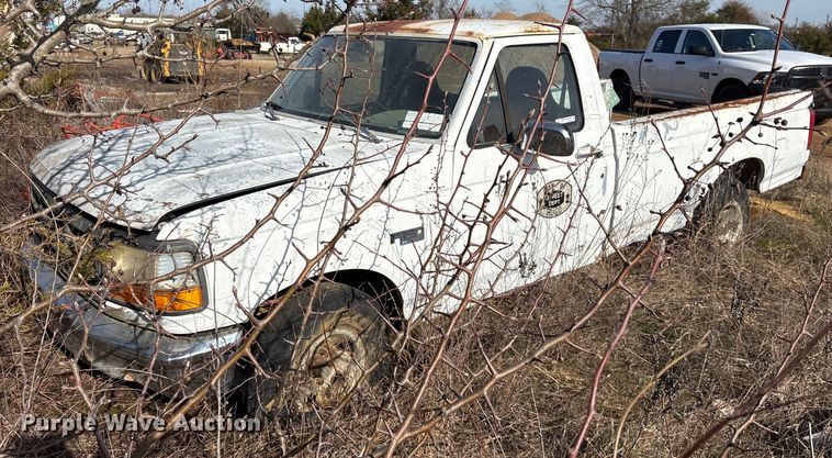 image for item EY9926 1993 Ford F150 pickup truck