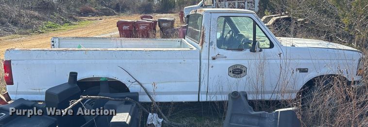 image for item EY9926 1993 Ford F150 pickup truck
