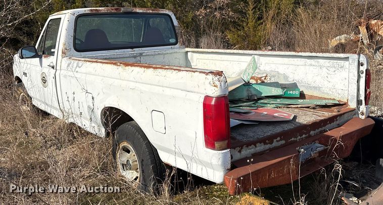 image for item EY9926 1993 Ford F150 pickup truck