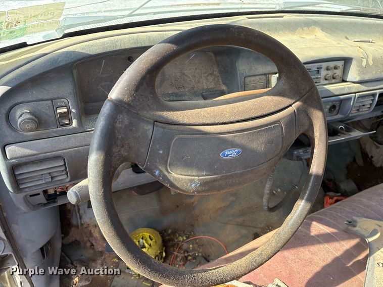 image for item EY9926 1993 Ford F150 pickup truck