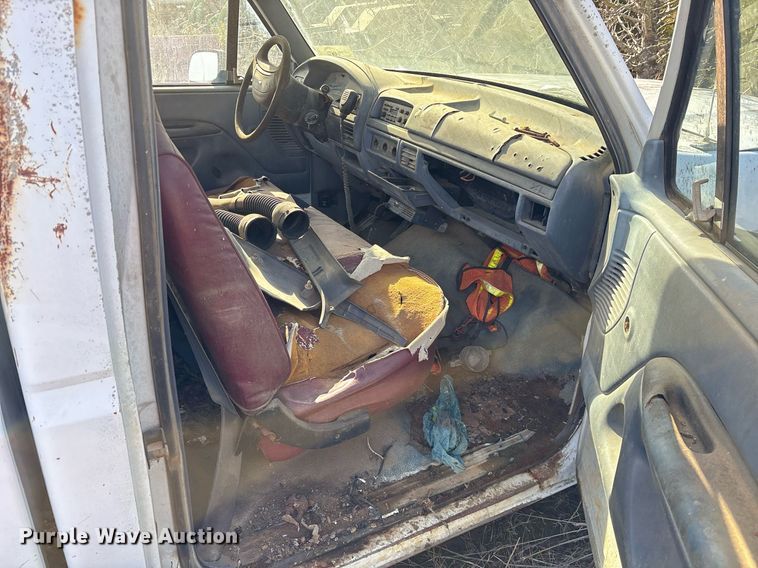 image for item EY9926 1993 Ford F150 pickup truck