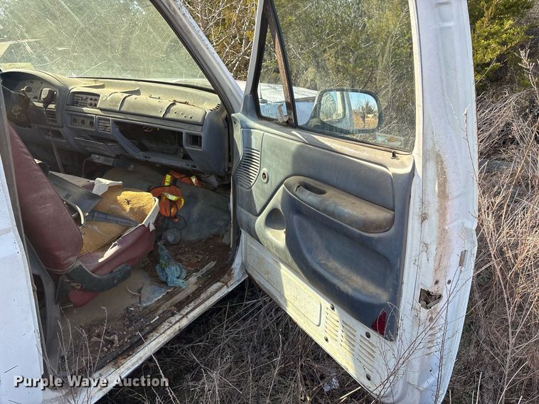 image for item EY9926 1993 Ford F150 pickup truck