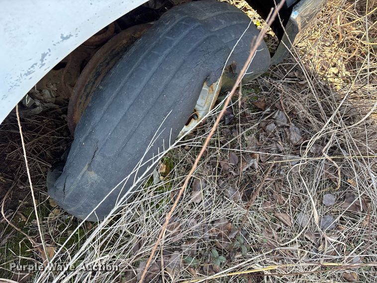 image for item EY9926 1993 Ford F150 pickup truck