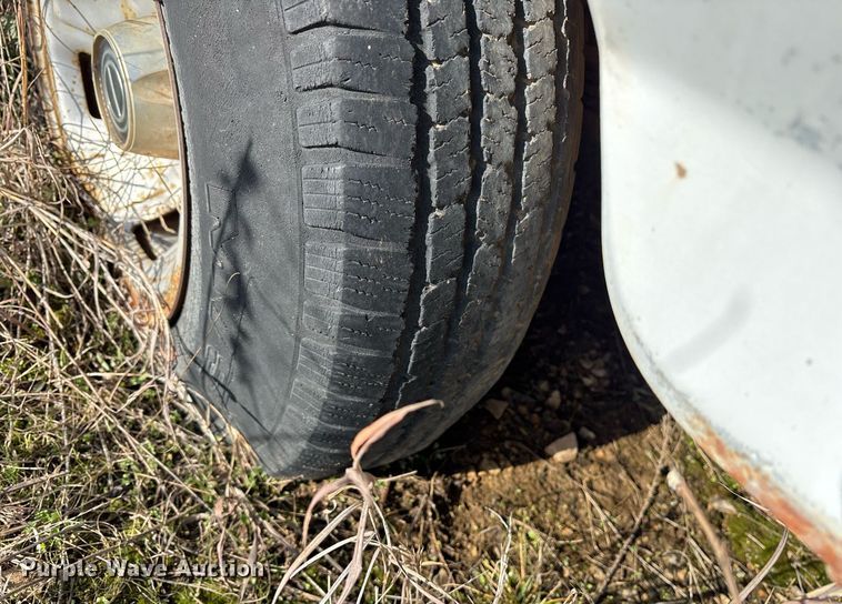 image for item EY9926 1993 Ford F150 pickup truck