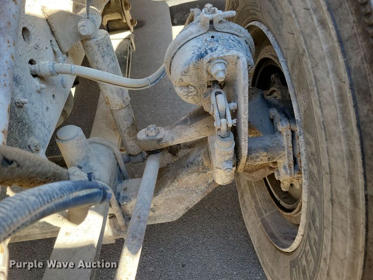 image for item NB9869 2008 Bluebird school bus