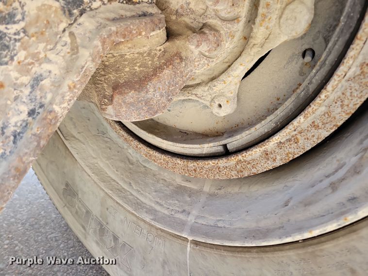 image for item NB9869 2008 Bluebird school bus