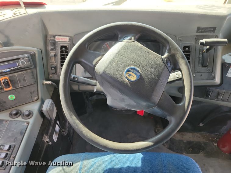 image for item NB9869 2008 Bluebird school bus