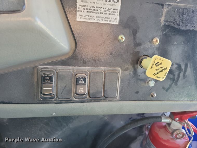 image for item NB9869 2008 Bluebird school bus