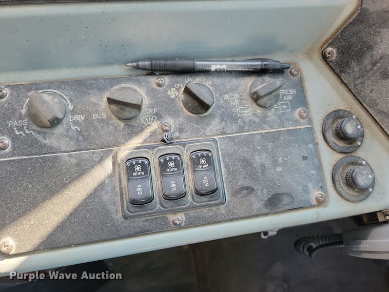 image for item NB9869 2008 Bluebird school bus