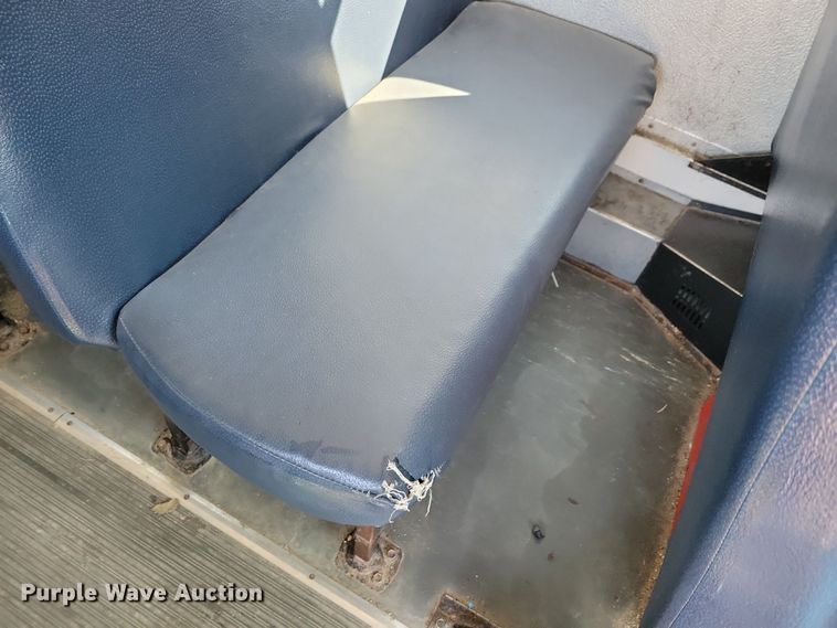 image for item NB9869 2008 Bluebird school bus