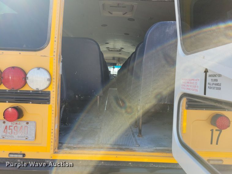 image for item NB9869 2008 Bluebird school bus