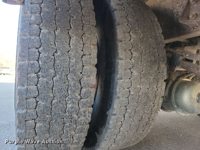 image for item NB9869 2008 Bluebird school bus