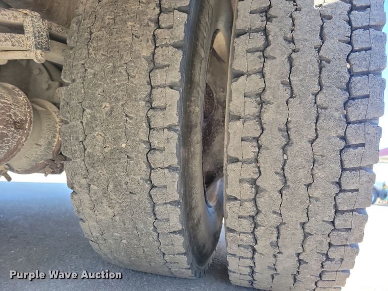 image for item NB9869 2008 Bluebird school bus