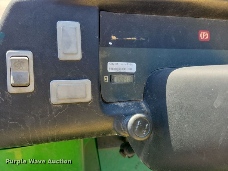 image for item NB9917 2010 John Deere Gator TS utility vehicle